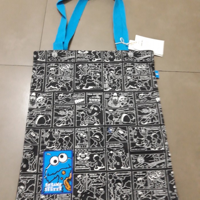 Totebag Varian Sesame Street Miniso
