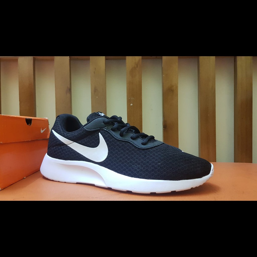 Sepatu Nike Sneakers