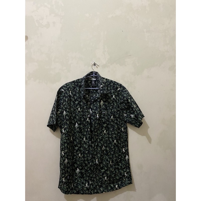 kemeja volcom lengan pendek PRELOVED