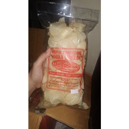 

KRIPIK SINGKONG GURIIIHH !!! 240gr DELLA SNACK