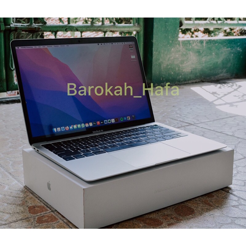 MacBook air 2020 13 inchi i5 secondhand