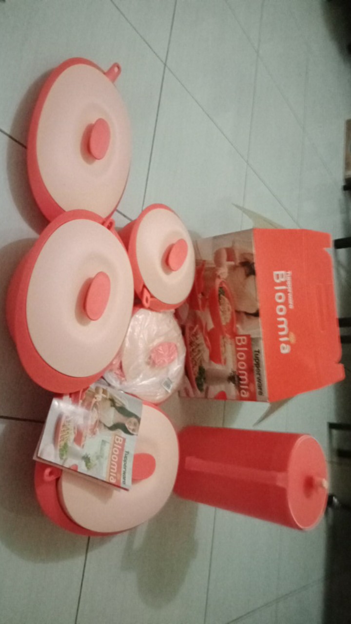 Bloomia Collection