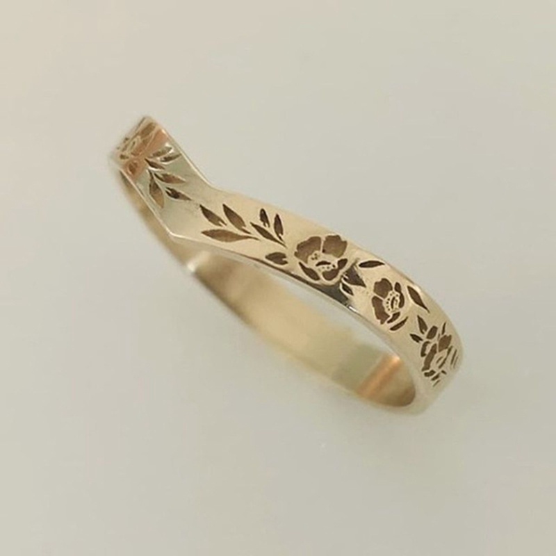 Fancyqube Set Cincin Emas 14k Bentuk V Motif Ukir Bunga Aksen Berlian Sapphire Putih Untuk Wanita