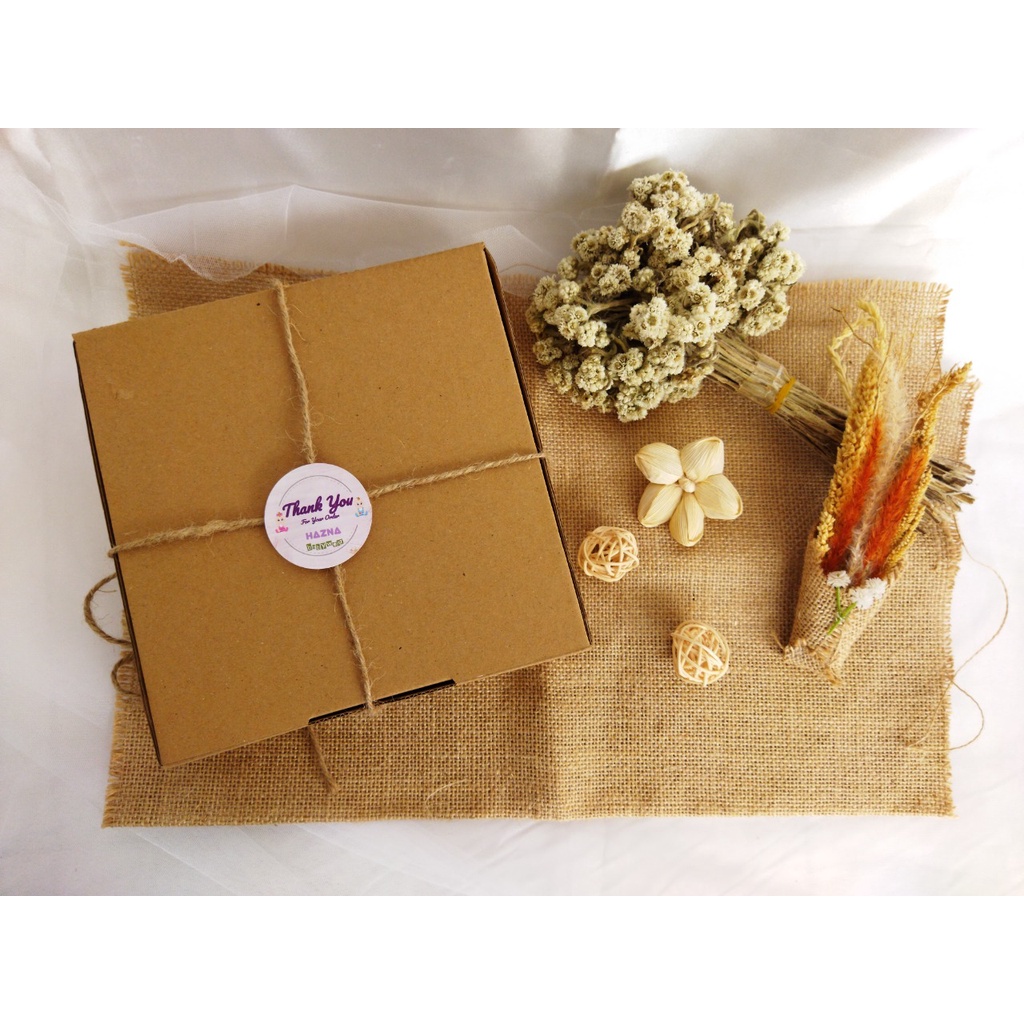 

Kotak Hampers/ kado+kartu ucapan