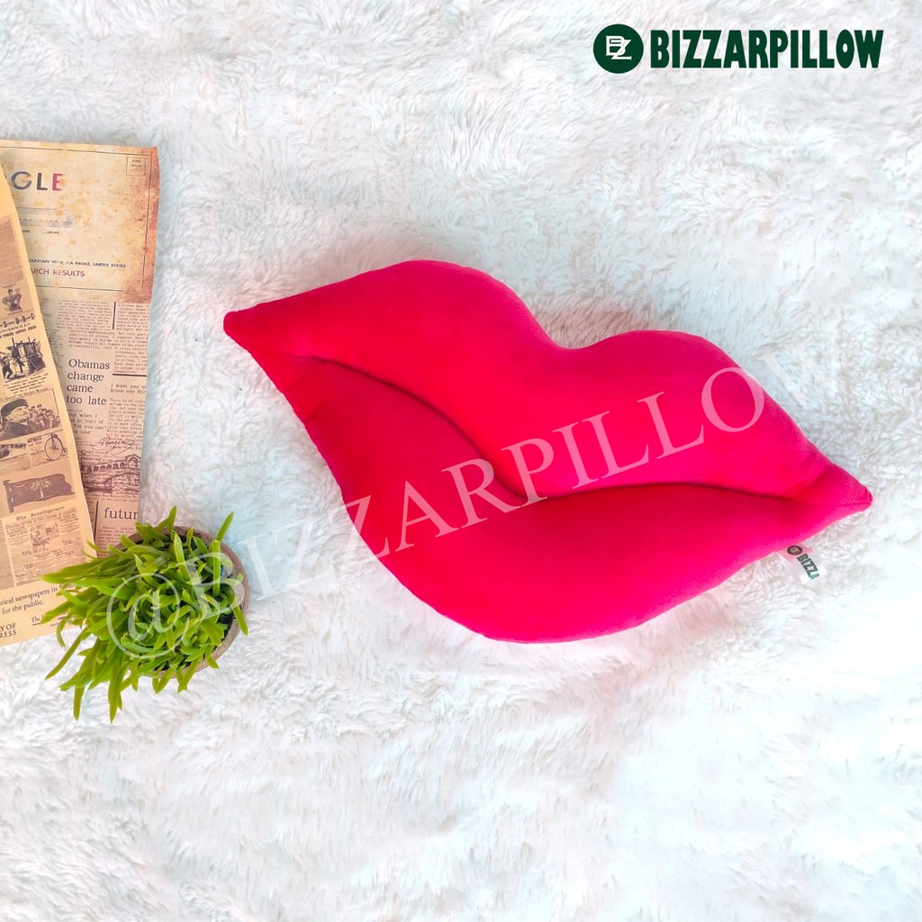 Bizzarpillow Bantal Bibir Size S BZ186