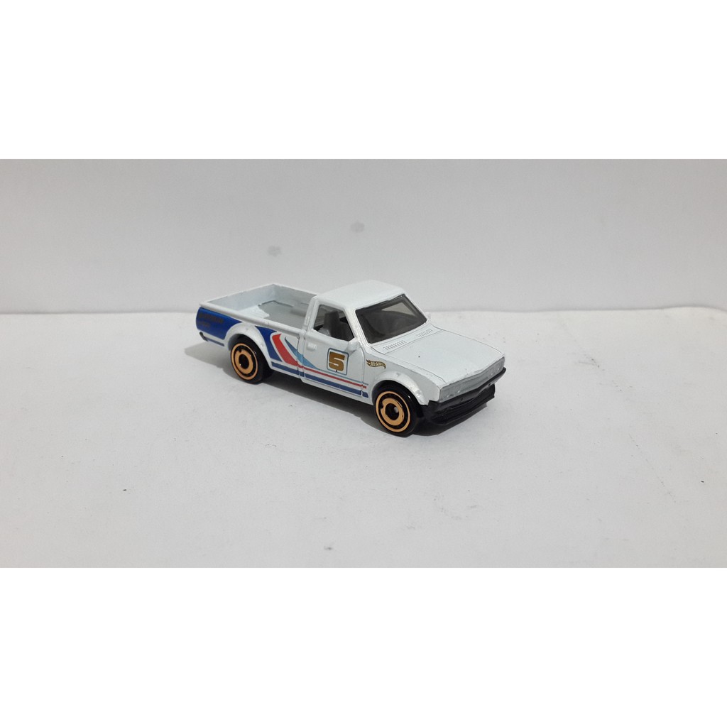 Hotwheels hot Datsun 620 pickup putih LOOSE