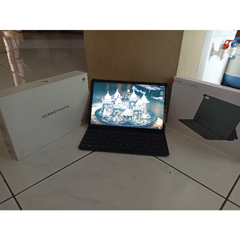 Huawei Matepad R 4/128 with Smartkeyboard (second)