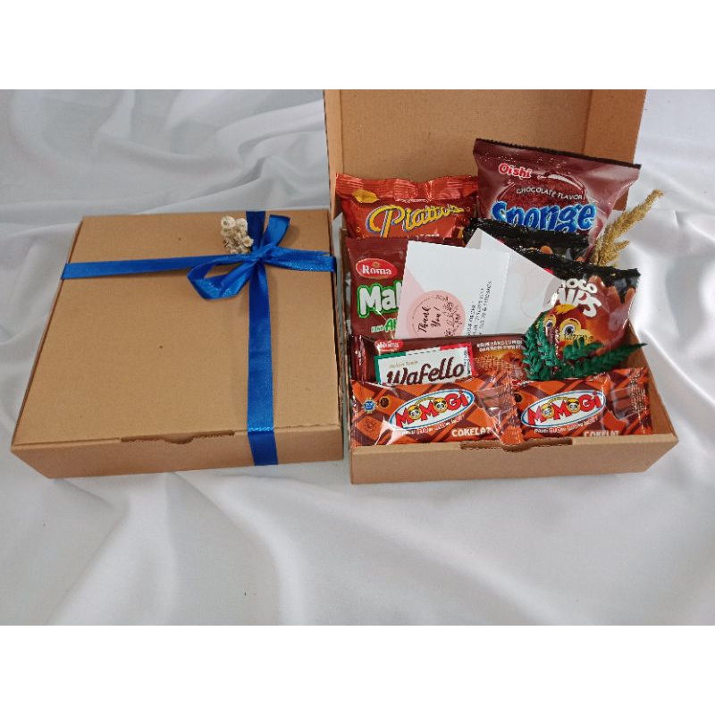 

SNACK BOX / SNACK BOX MURAH / HADIAH WISUDA / HADIAH ULANG TAHUN