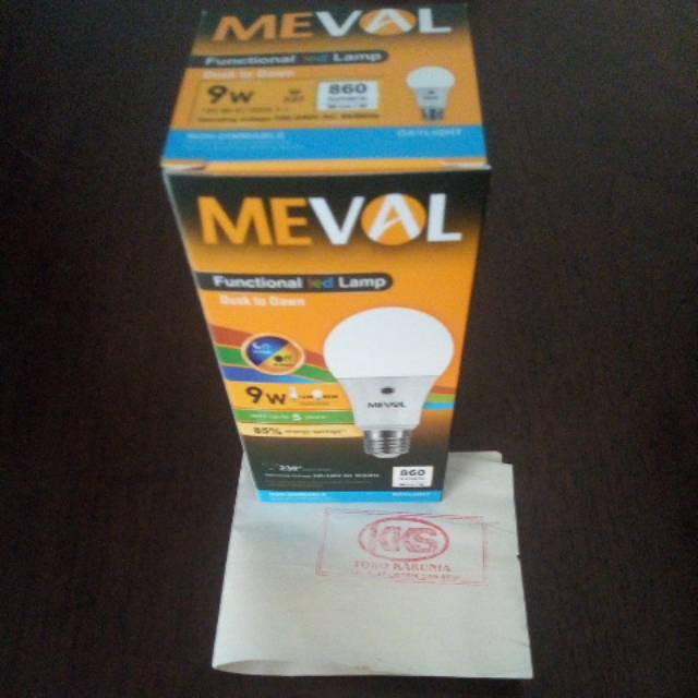 Led Meval 9 Watt Dusk to Dawn