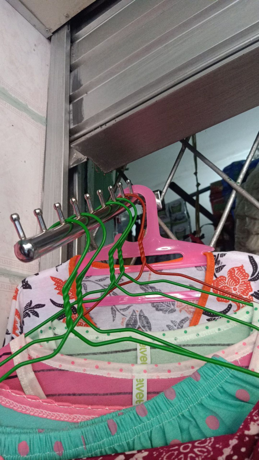 Hanger Suling 9 Titik Untuk Pipa Kotak