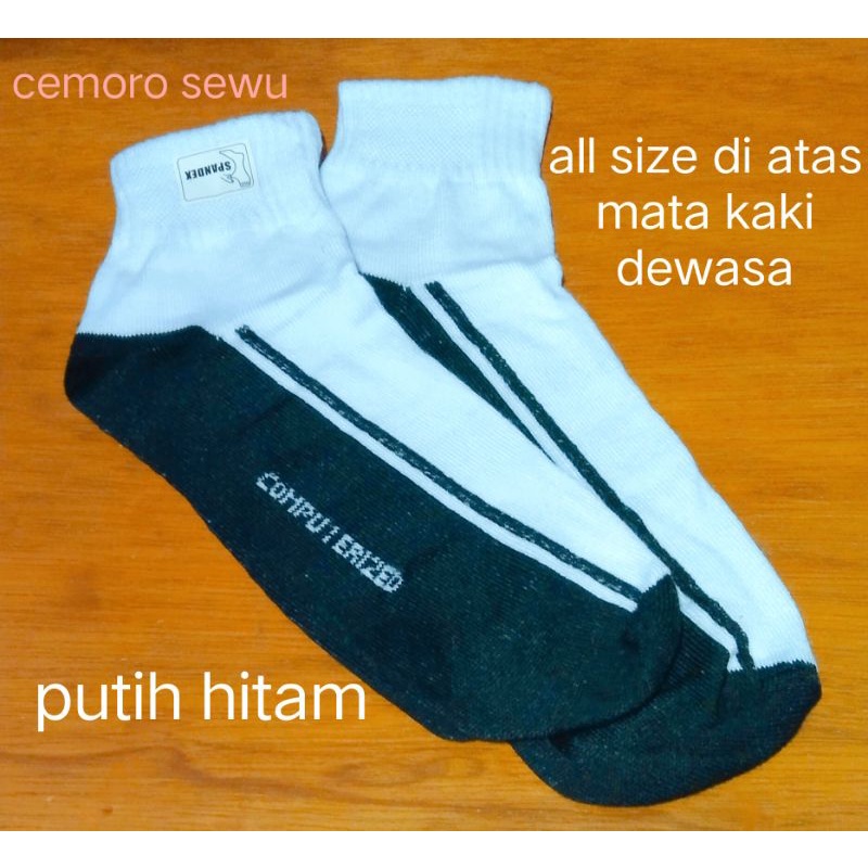 kaos kaki kaus kaki