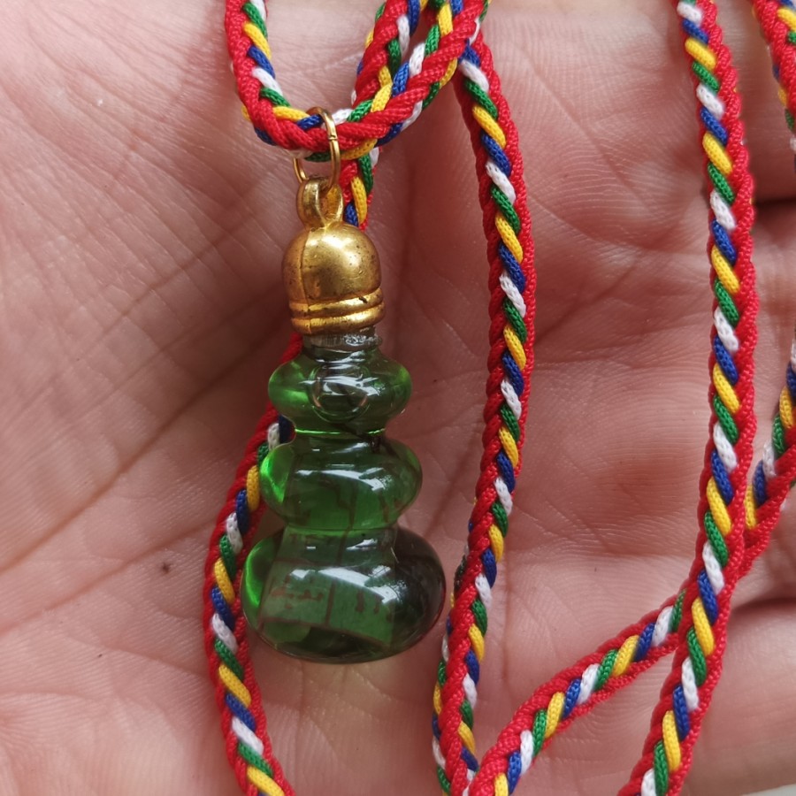 Kalung Lucky Atraction Benang Pancawarna