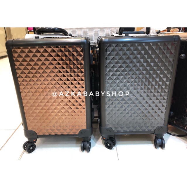 Sonia miller beauty case lampu kaca