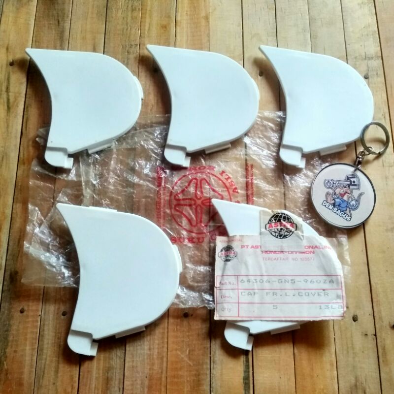 COVER TUTUP LUBANG SAMPING KIRI TEBENG SAYAP LEGSHIELD HONDA ASTREA PRIMA ENGKEL ASLI ORI ORIGINAL