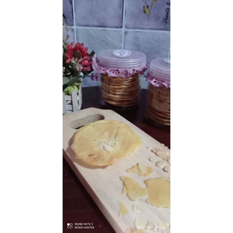

Almond crispy periwinkle taste