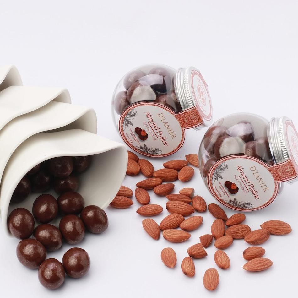 

3.3 FLASH SALE D'Lanier Almond Praline with Milk Chocolate - 100 gr