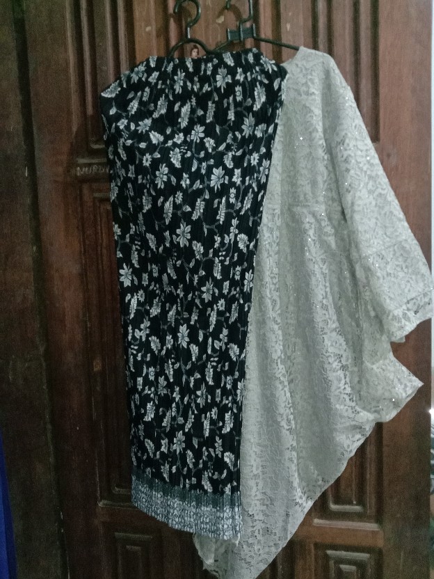 Baju Batik Couple / Couple Sarimbit / Couple Kebaya Brokat Tunik Set Kemeja Batik Modern Keluarga