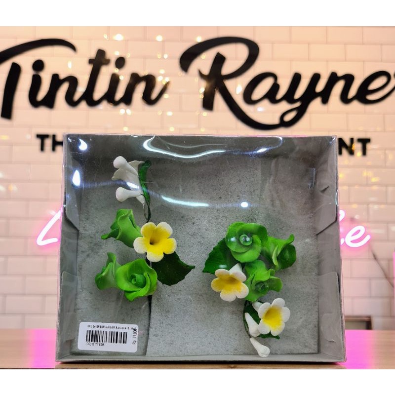 

Gumpaste Kembang Gula Karakter Green Mawar Rangkai 3 Hijau