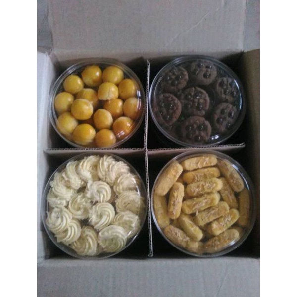 

Paketan Kue Lebaran isi 4 toples