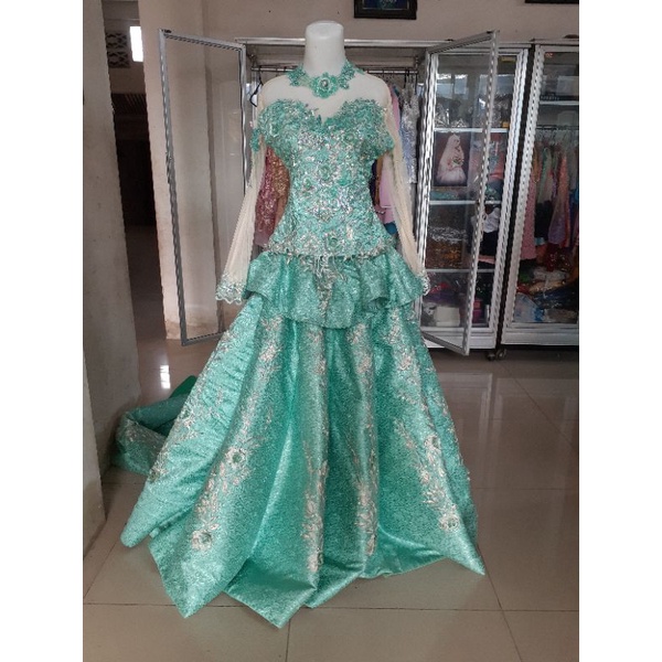 gaun hijau mint