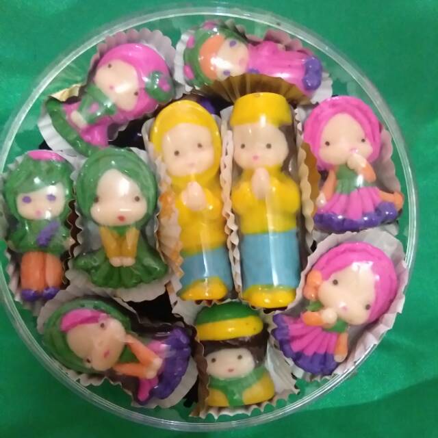 

CCMI Chocolate / Coklat Karakter Toples 250gr / Coklat Souvenir Lebaran