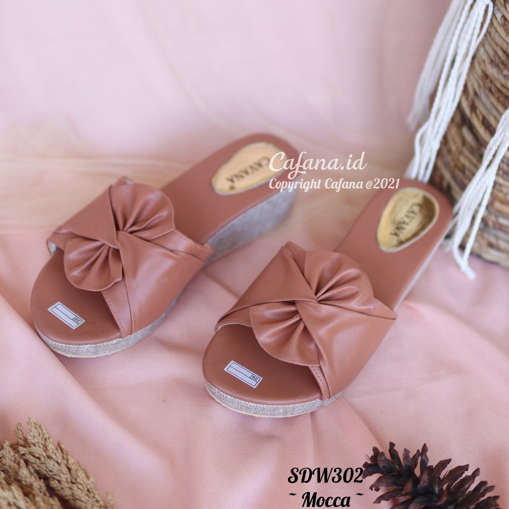 Wedges Wanita Acelin SDW302