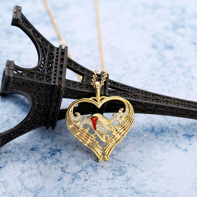 [Ready Stock]Fashion Creative Gold-Plated Bird Heart-Shaped Pendant Necklace