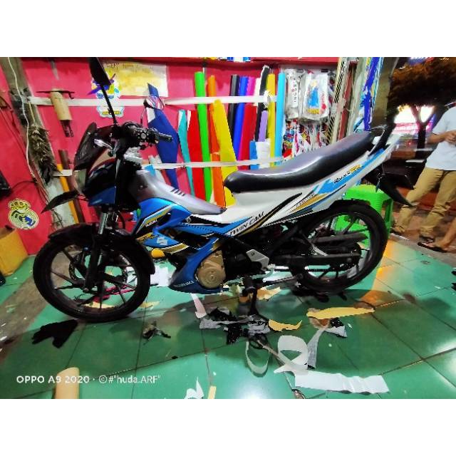 Striping sticker lis motor variasi suzuki SATRIA FU LAMA BARONG "RAIDER"