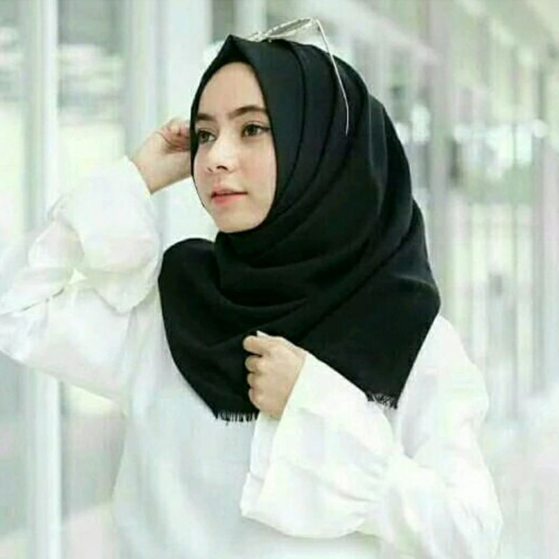 Hijab Saudia Segiempat Rawis