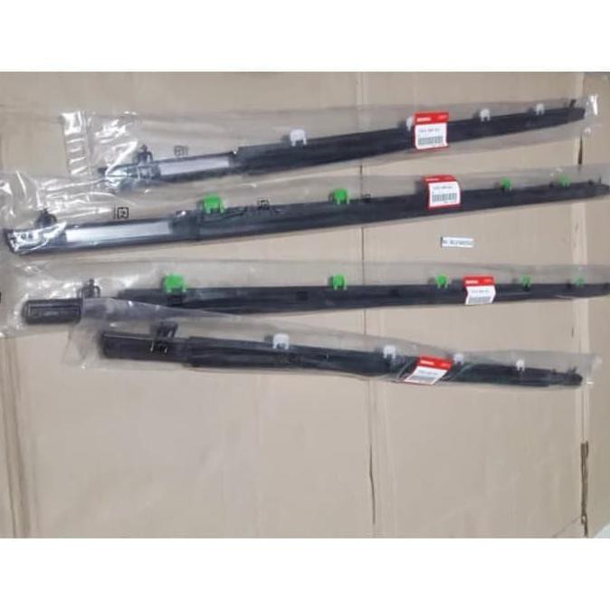 Pelipit Karet Kaca  Luar Weather Strip Luar HONDA CRV 2007 