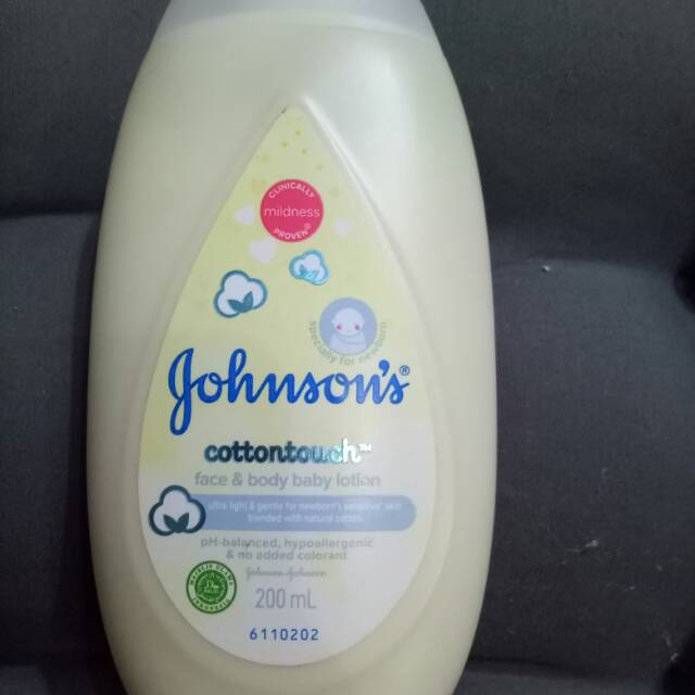 Johnson's baby cottontouch face &amp; body lotion200ml