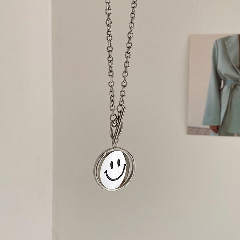 Magic789 Kalung Dengan Liontin Smiley Face Dapat Berputar Untuk Priawanita