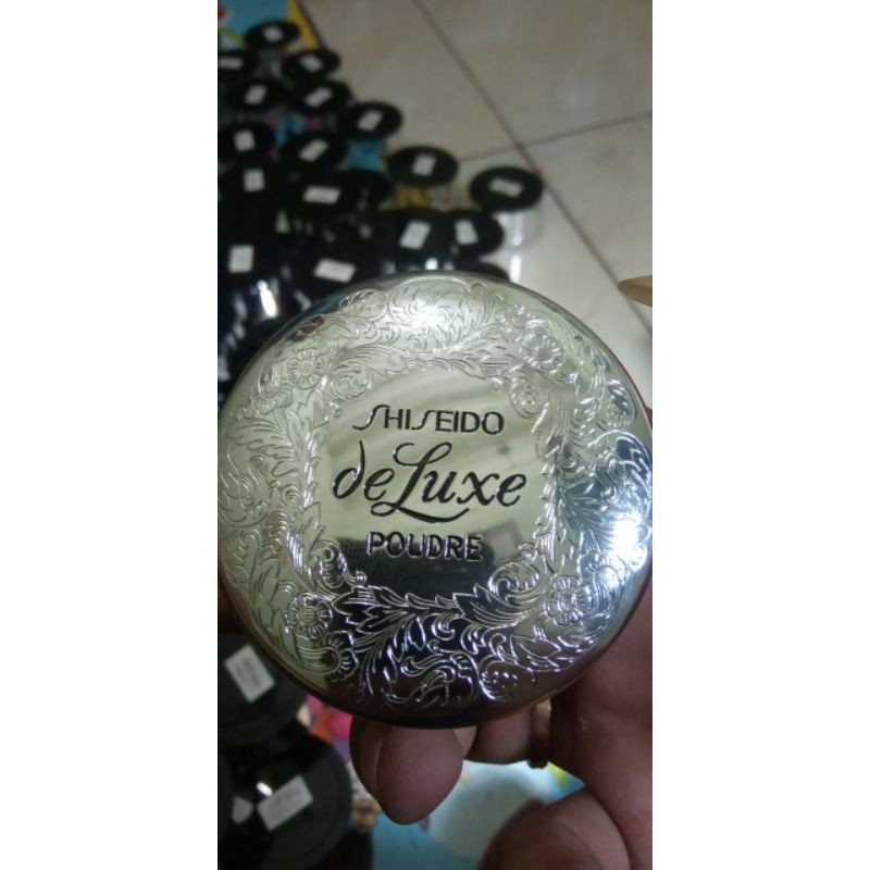 bedak shiseido
