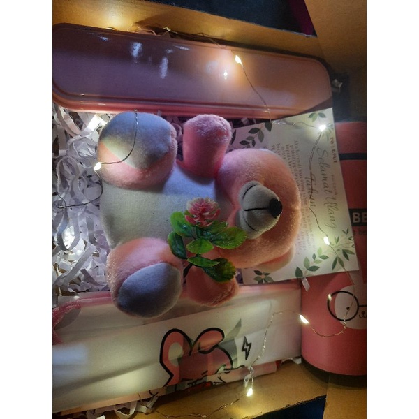 

Gift Box / Hampers Box for birthday, anniversary, etc