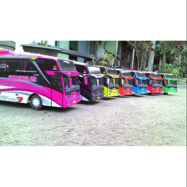 Miniatur Bus Sudiro Tungga Jaya