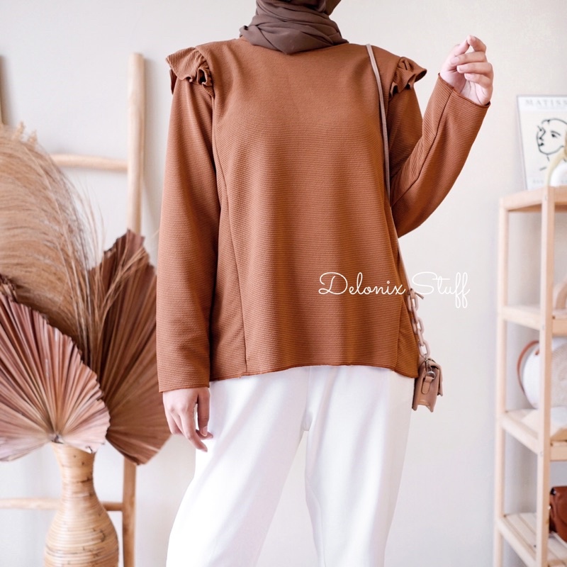 Alodia ruffle knit blouse