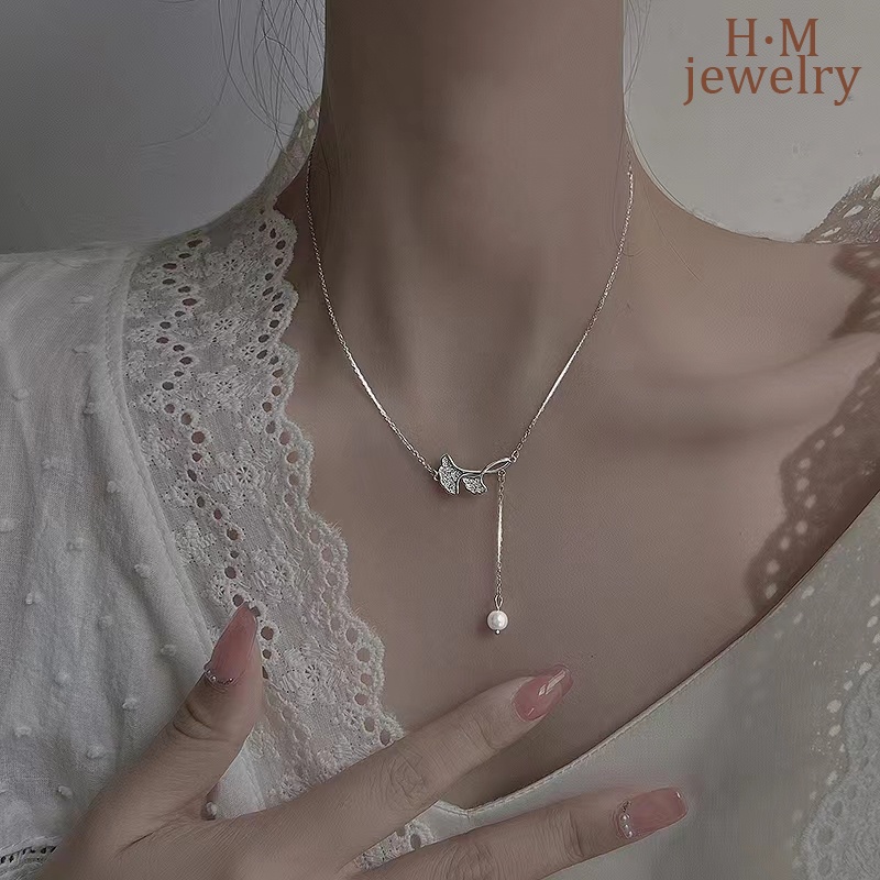 Kalung Rantai Klavikula Desain Daun Ginkgo Rumbai Mutiara Gaya Retro Elegan