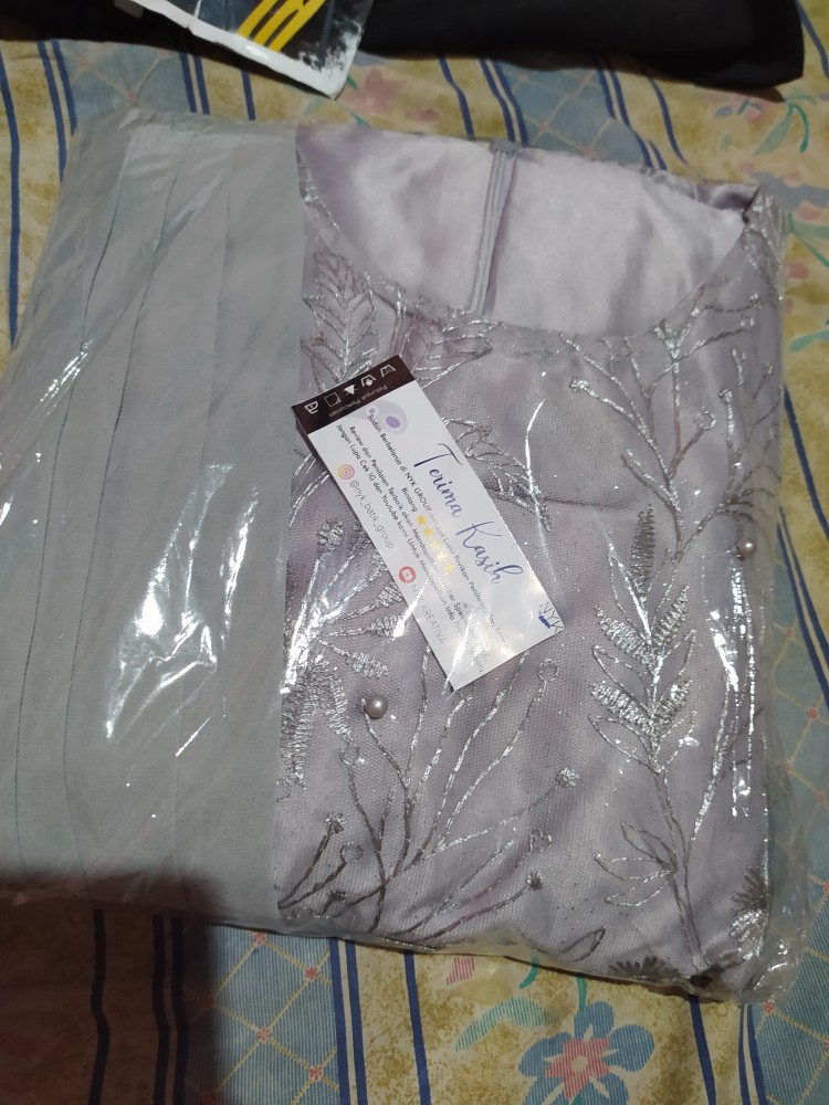 Nayaka Batik-couple Sarah Tille Slendang Payet Mutiara Lengan Panjang Termurah | Anjella Hauw Couple