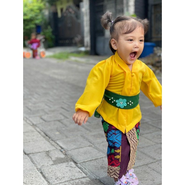 kebaya anak kartini bahan moscrepe strait