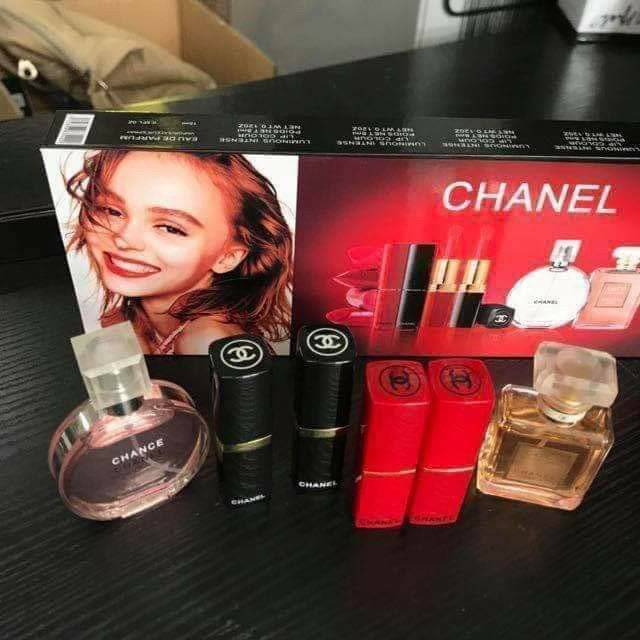 Channel 2 parfum + 4 lipstik set (1 paket )