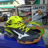 Mizuno wave lightning Z2 premium sepatu  pria sepatu  voli  