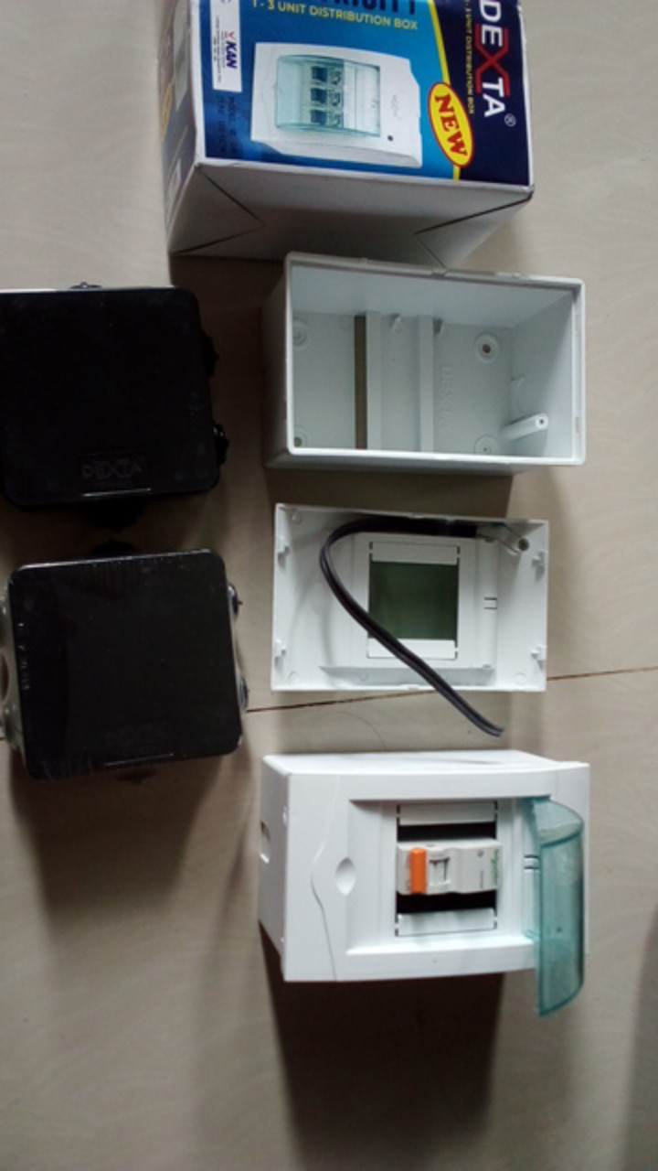 Dexta Box Mcb/fuse Box/rumah Mcb/kotak Sekring 2-3 Group Inbow/outbow
