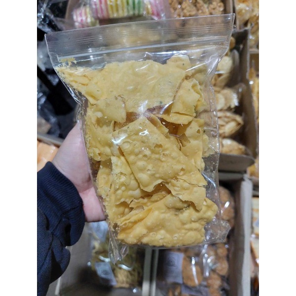 

SNACK KRIPIK PANGSIT GURIH
