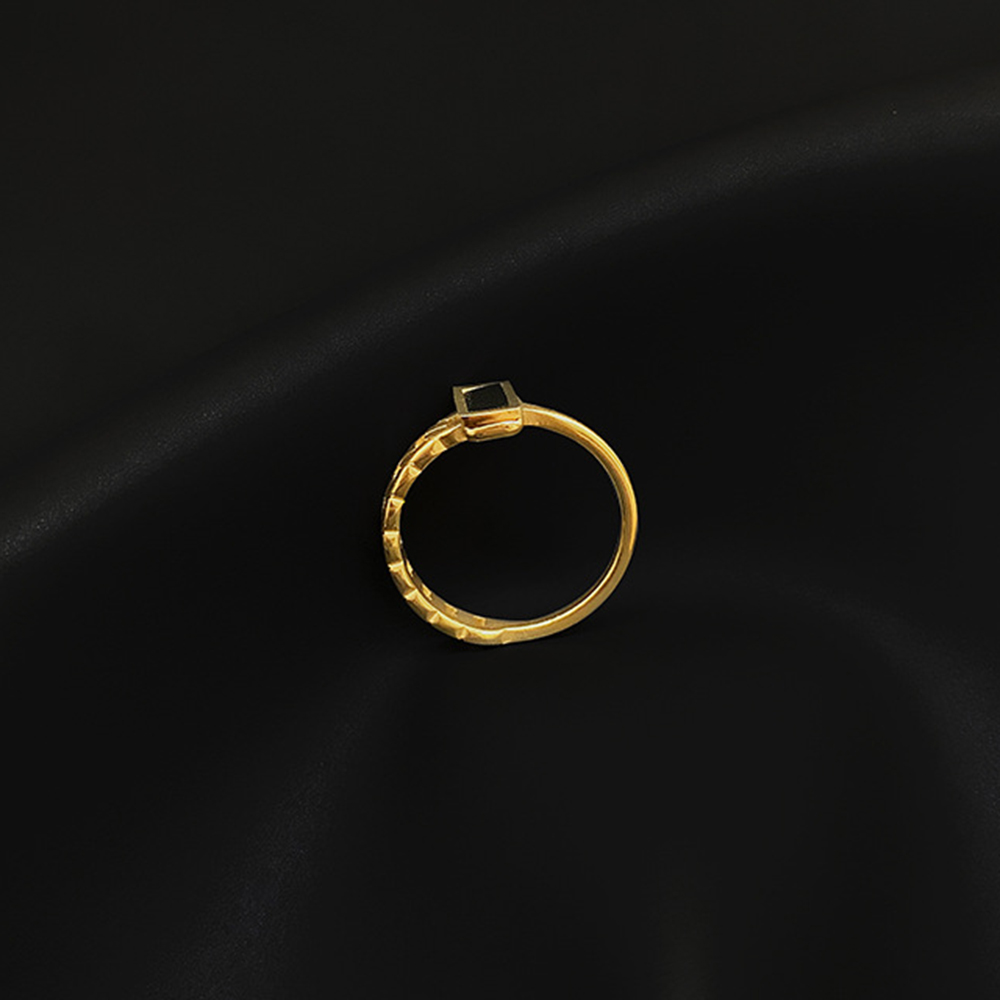 Cincin Wanita Dari Enamel Hitam Normcore Gaya INS Sederhana Baja Titanium Emas 18K Perhiasan Fashion Asimetris Rings