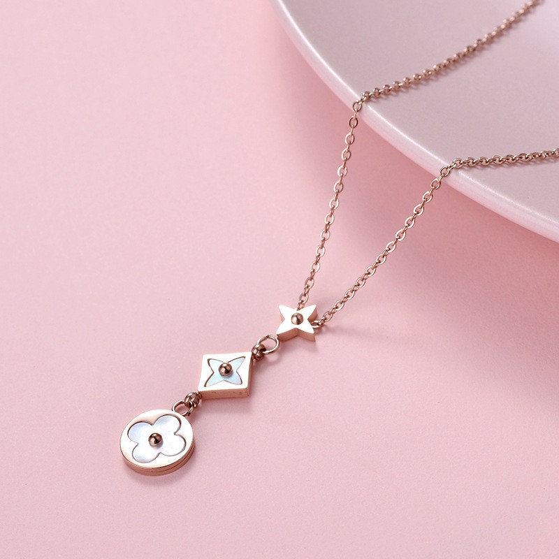 Kalung Fashion Wanita Titanium Korea Anti Pudar Model elvi Juntai