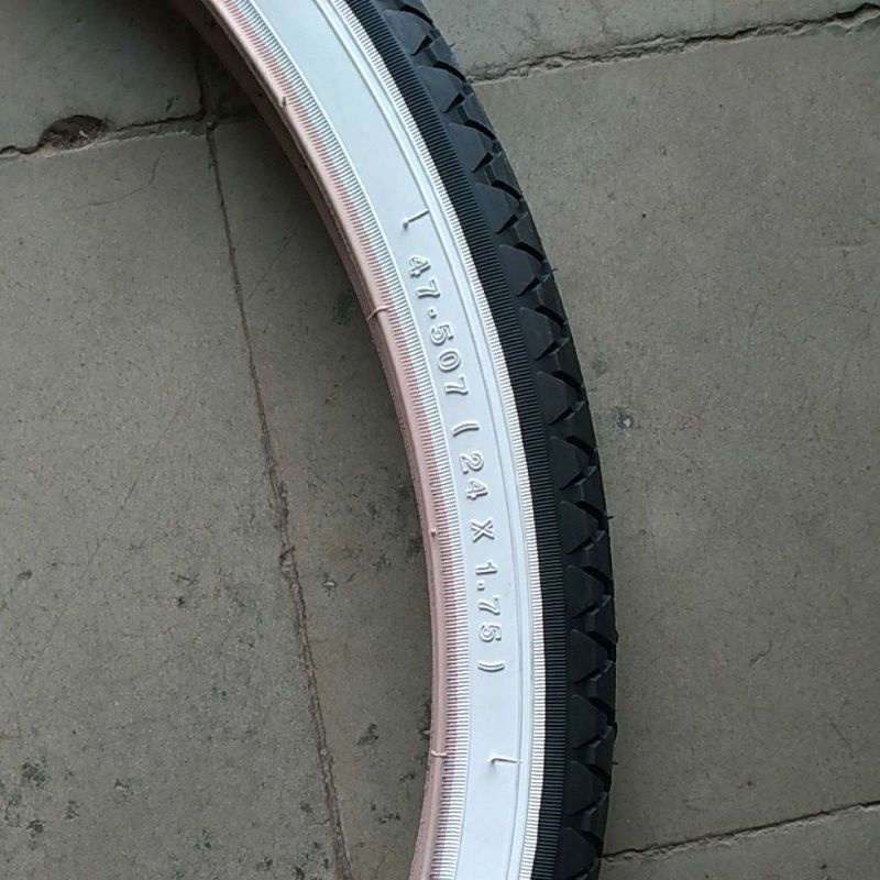 ban luar sepeda 24x1.75 swallow hitam putih