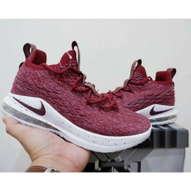 Sepatu basket lebron 15 low team red