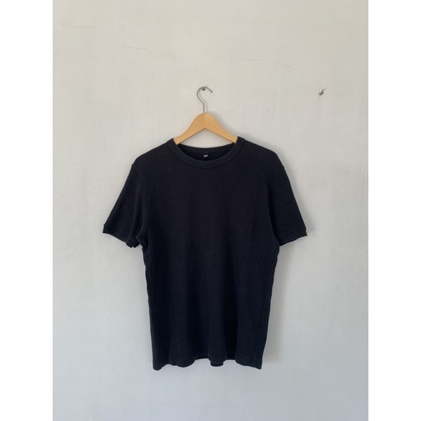 baju kaos uniqlo size M-L waffle hitam lengan pendek second ori preloved bekas murah t shirt