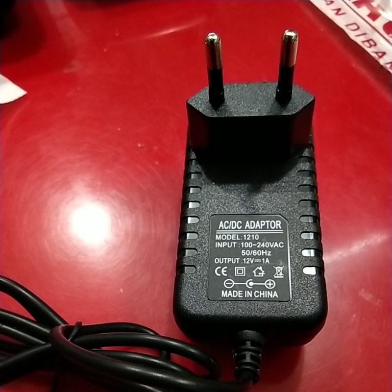 adaptor cctv 12 v 1A switching