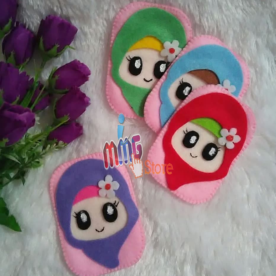 Amplop Flanel Karakter Gadis Berhijab Cantik